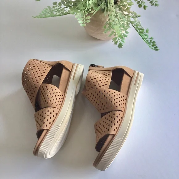 NWOT Eileen Fisher Sandal Size 6 - Picture 5 of 6